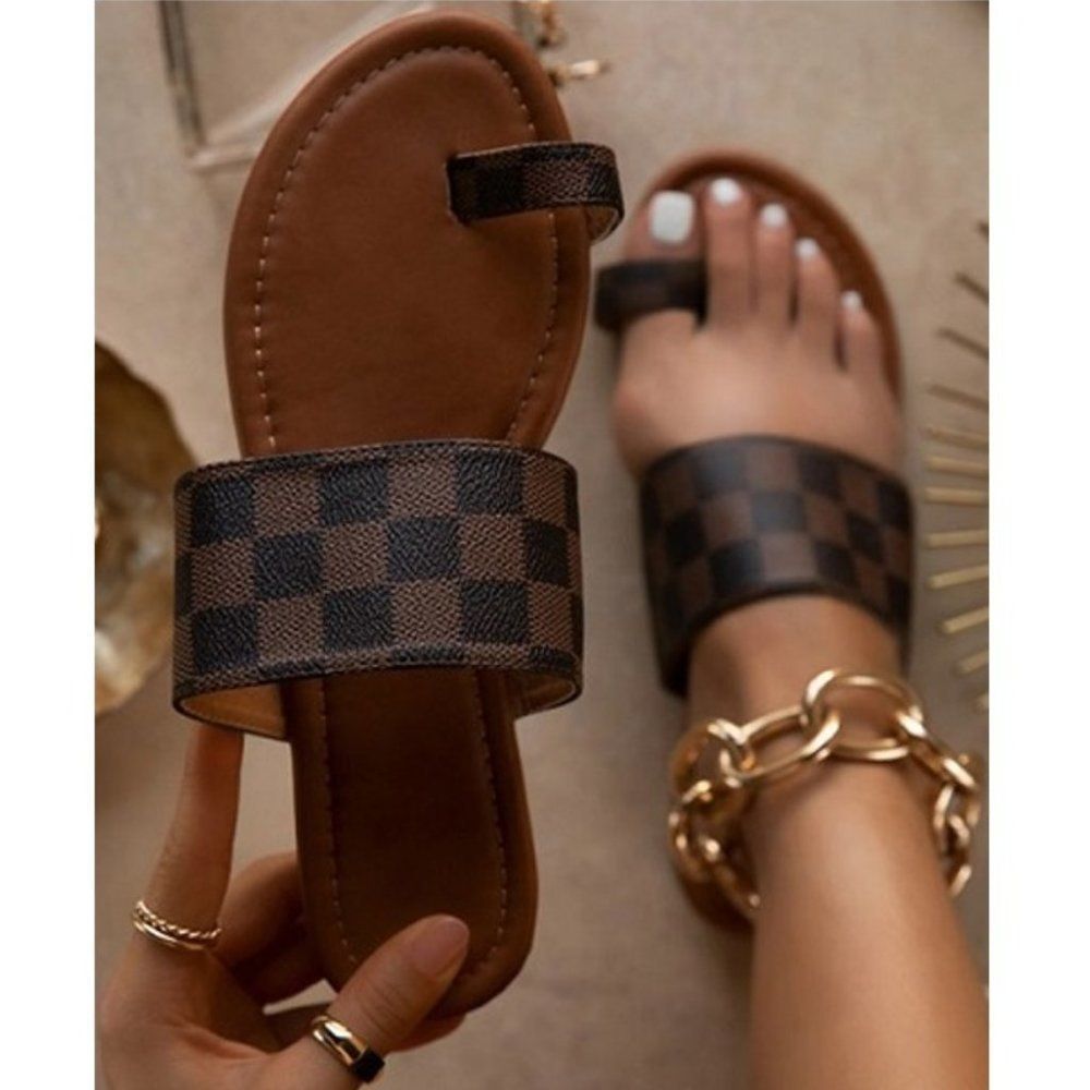 NEW Checkered Toe Ring Slip-On Sandal Flip Flops